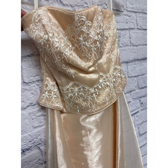 Scott McClintock Millenium 2000 Soft Peach Satin Embroidered Formal Prom Dress 4 - Picture 2 of 4